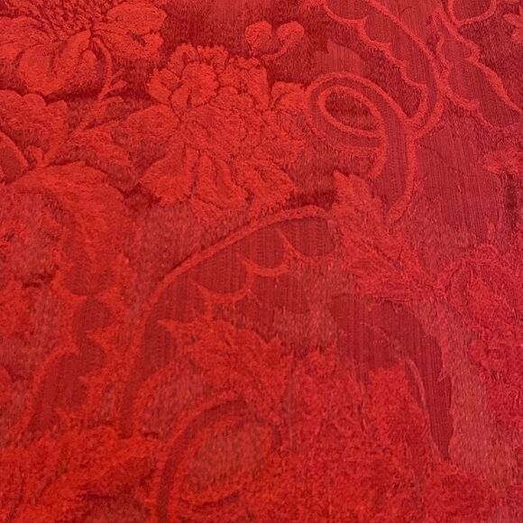 Table Linen Elegant Tapestry Print Rich Red 56” x100” - Picture 3 of 8